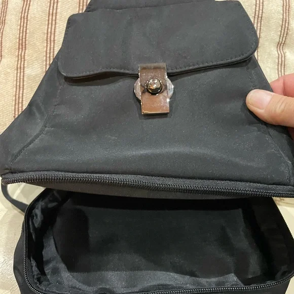 Backpack style purse - Picture 2 of 4